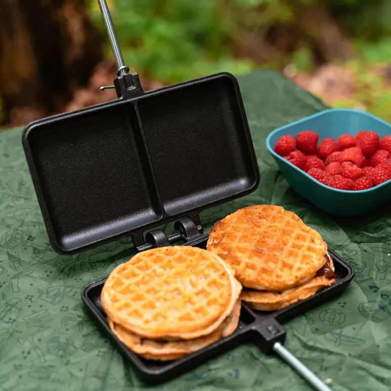 Coghlan's Cast Iron Dbl Camp Cooker - Image 2