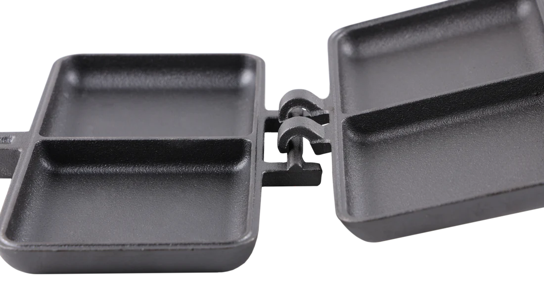 Coghlan's Cast Iron Dbl Camp Cooker - Image 4