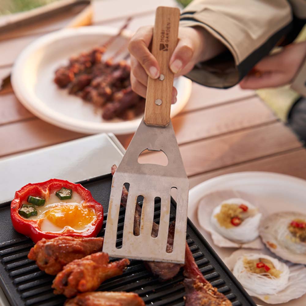 Mobi Garden Four Pieces Barbecue Tool Set - Image 5