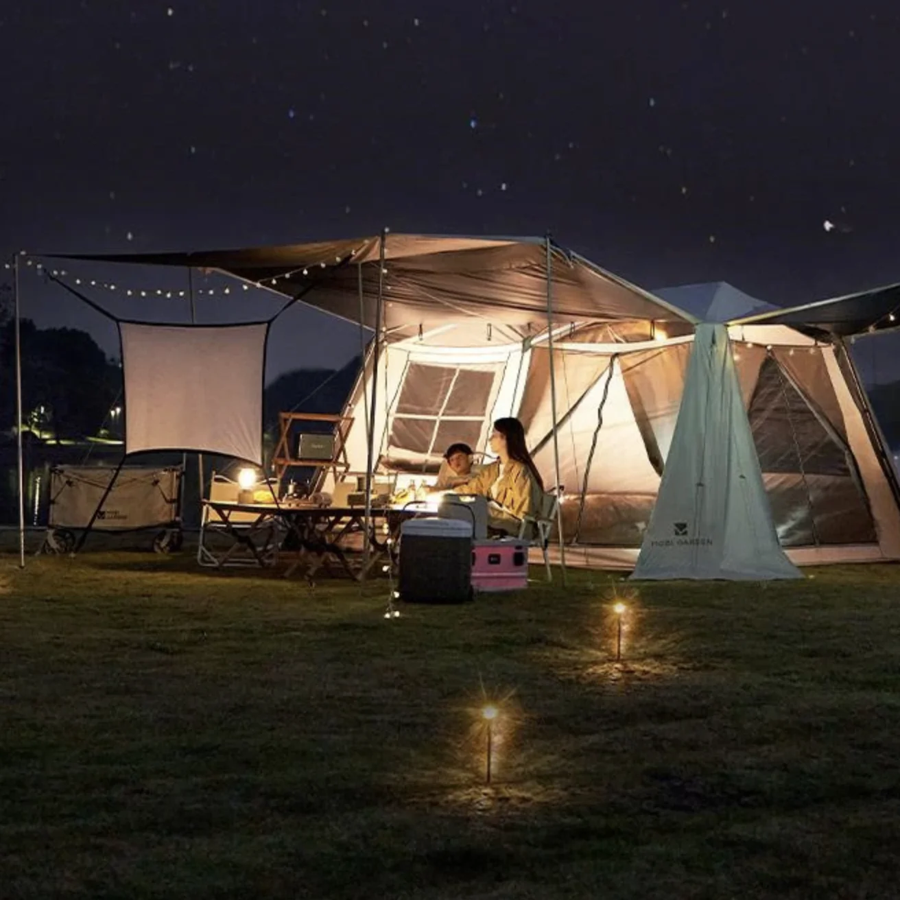 Mobi Garden Holiday Mountain Residence 10.9 Tent (Black Coated) - Image 3