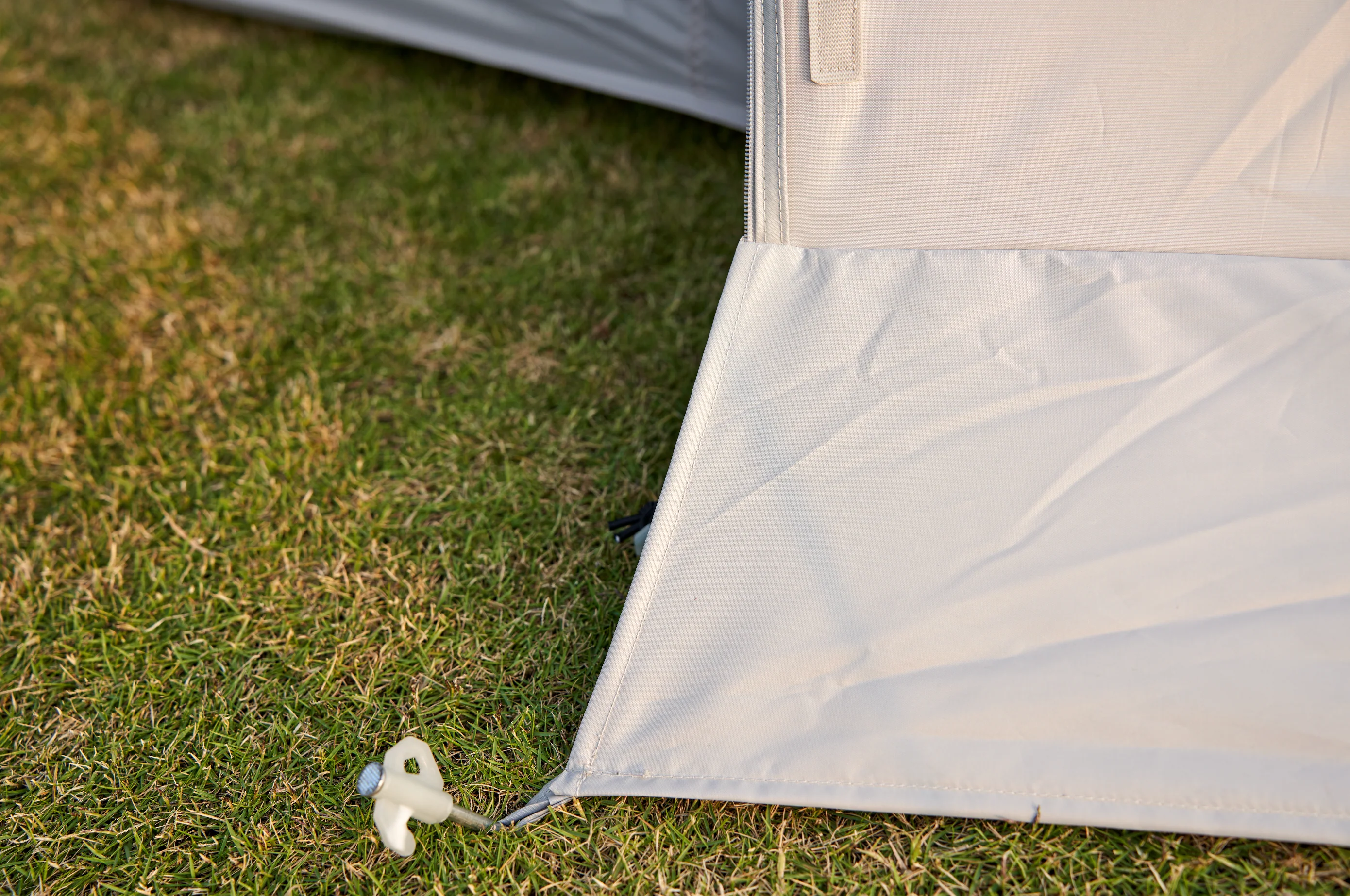 Mobi Garden Holiday Mountain Residence 10.9 Tent (Black Coated) - Image 9
