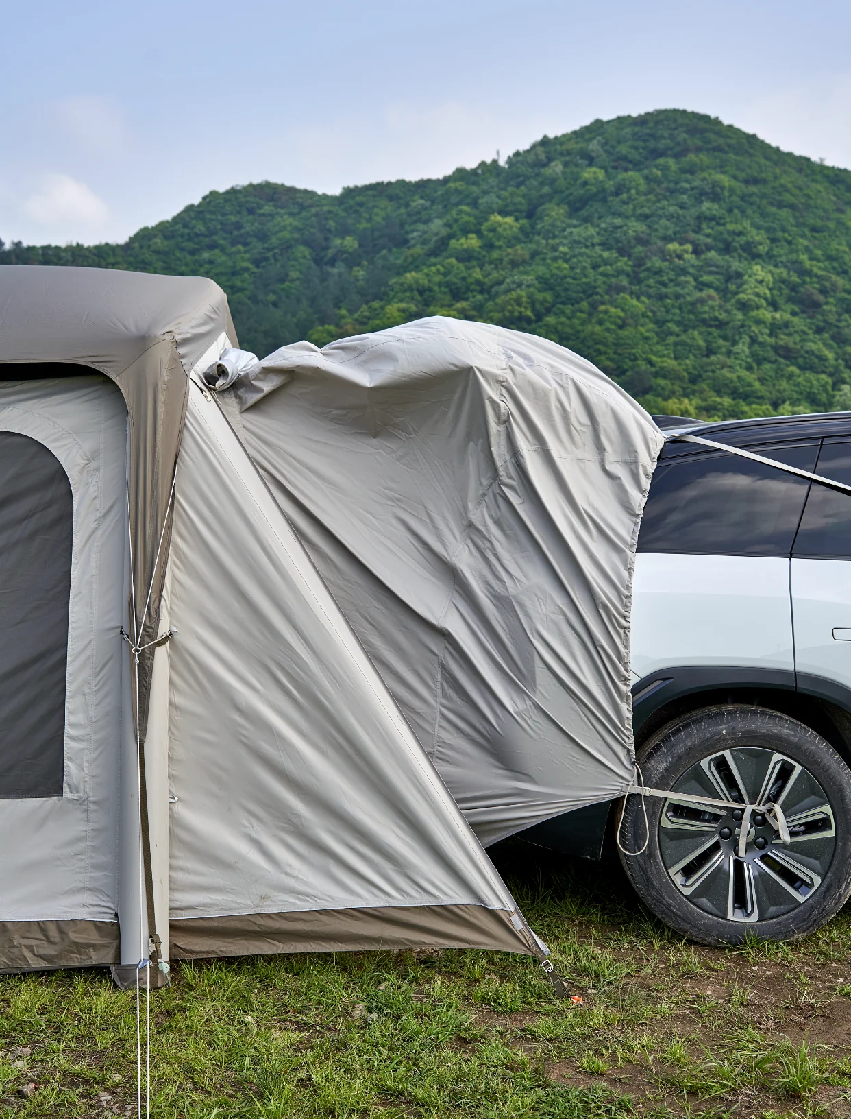 Mobi Garden LS 4 Tunnel Tent - Image 24