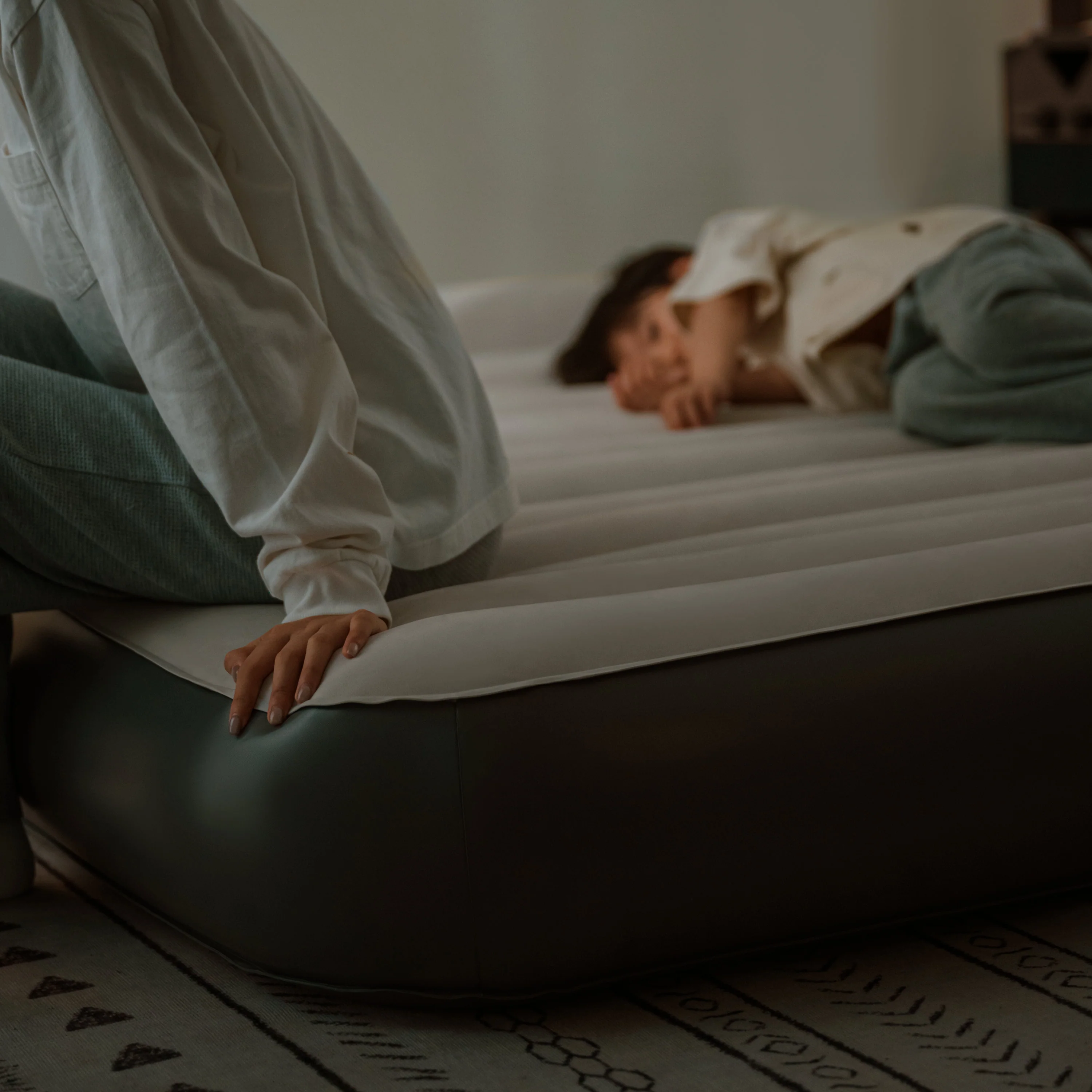 Naturehike Chenjing Grey Built-In Pump With Pillow Inflatable Bed - Image 10