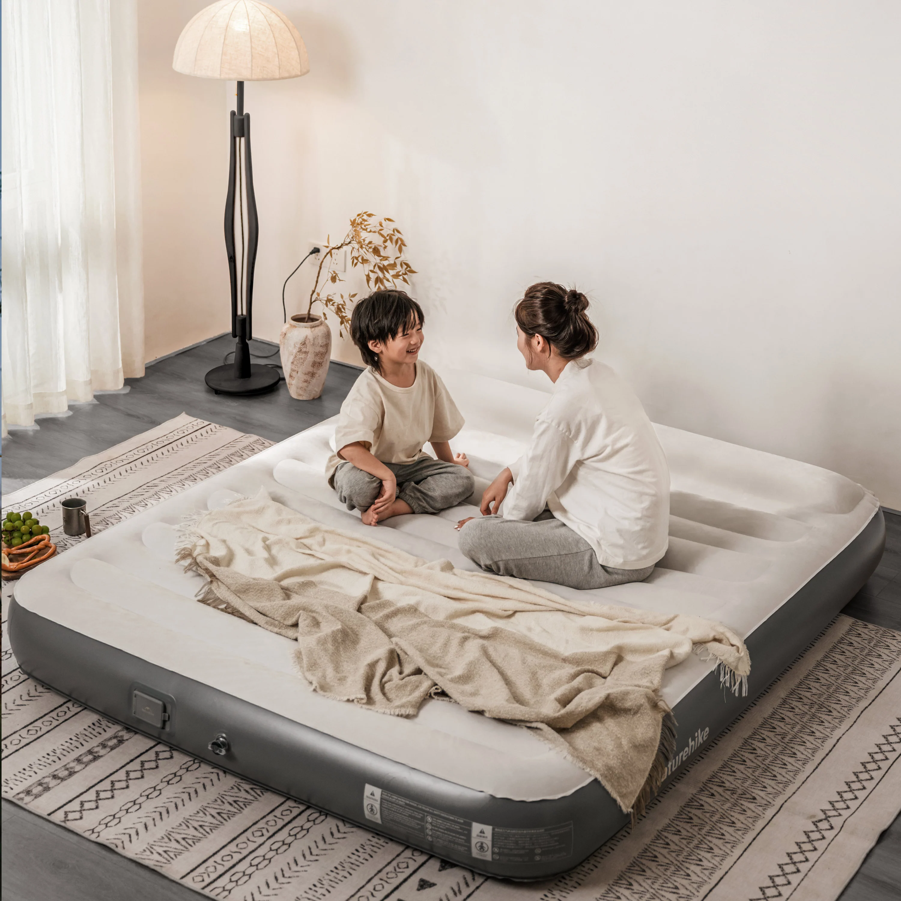 Naturehike Chenjing Grey Built-In Pump With Pillow Inflatable Bed - Image 4