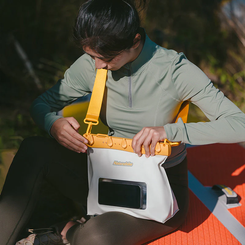Naturehike (Qingyang) Multifunctional Waterproof Bag 2.6L - Image 8