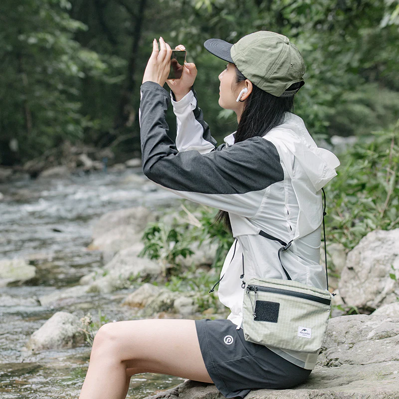 Naturehike ZT-12 Mia 3L Messenger Bag - Image 3