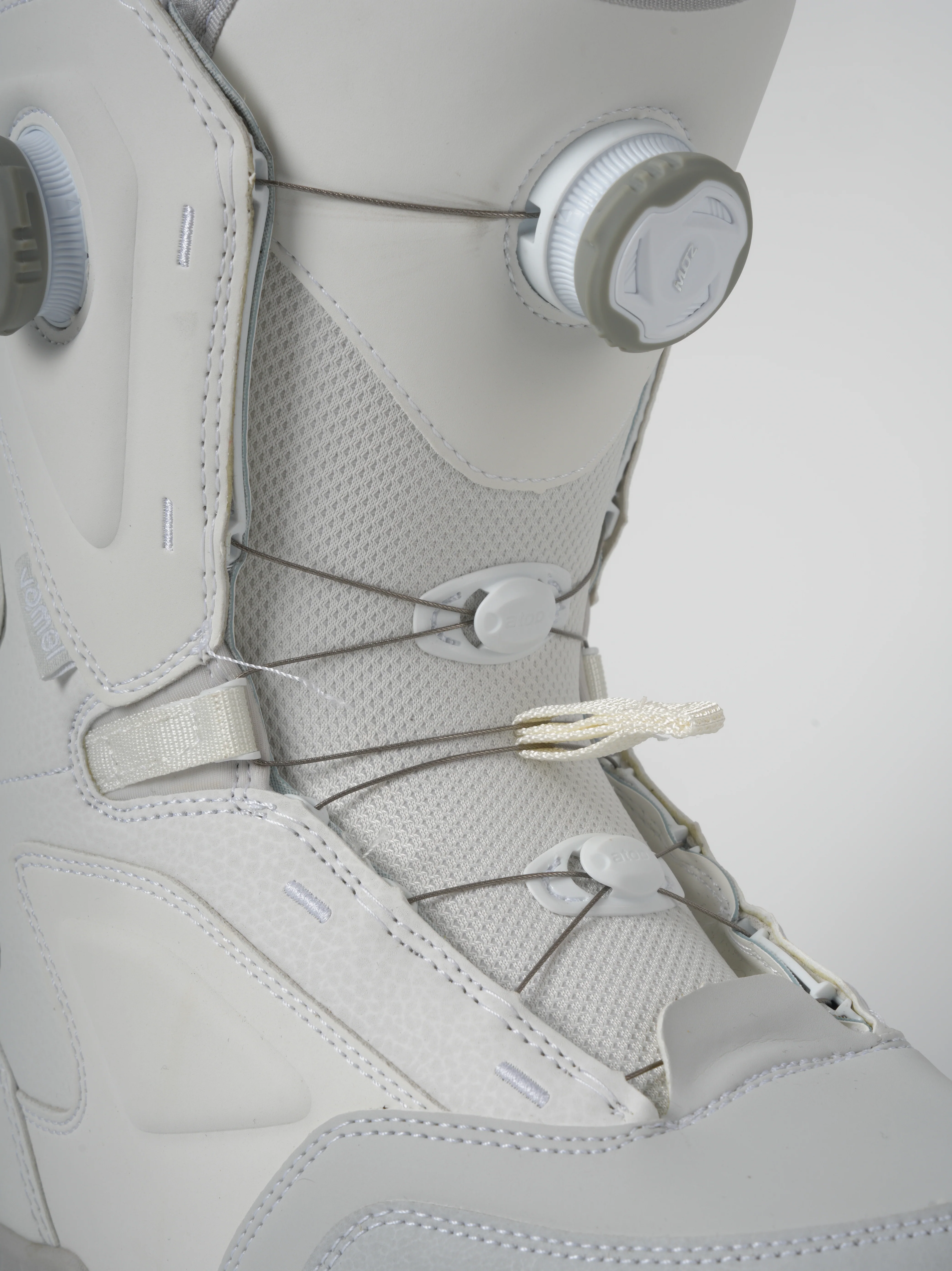 VAMEI Arctic Veil Dual Knob Snowboard Boots - Women's - Image 4