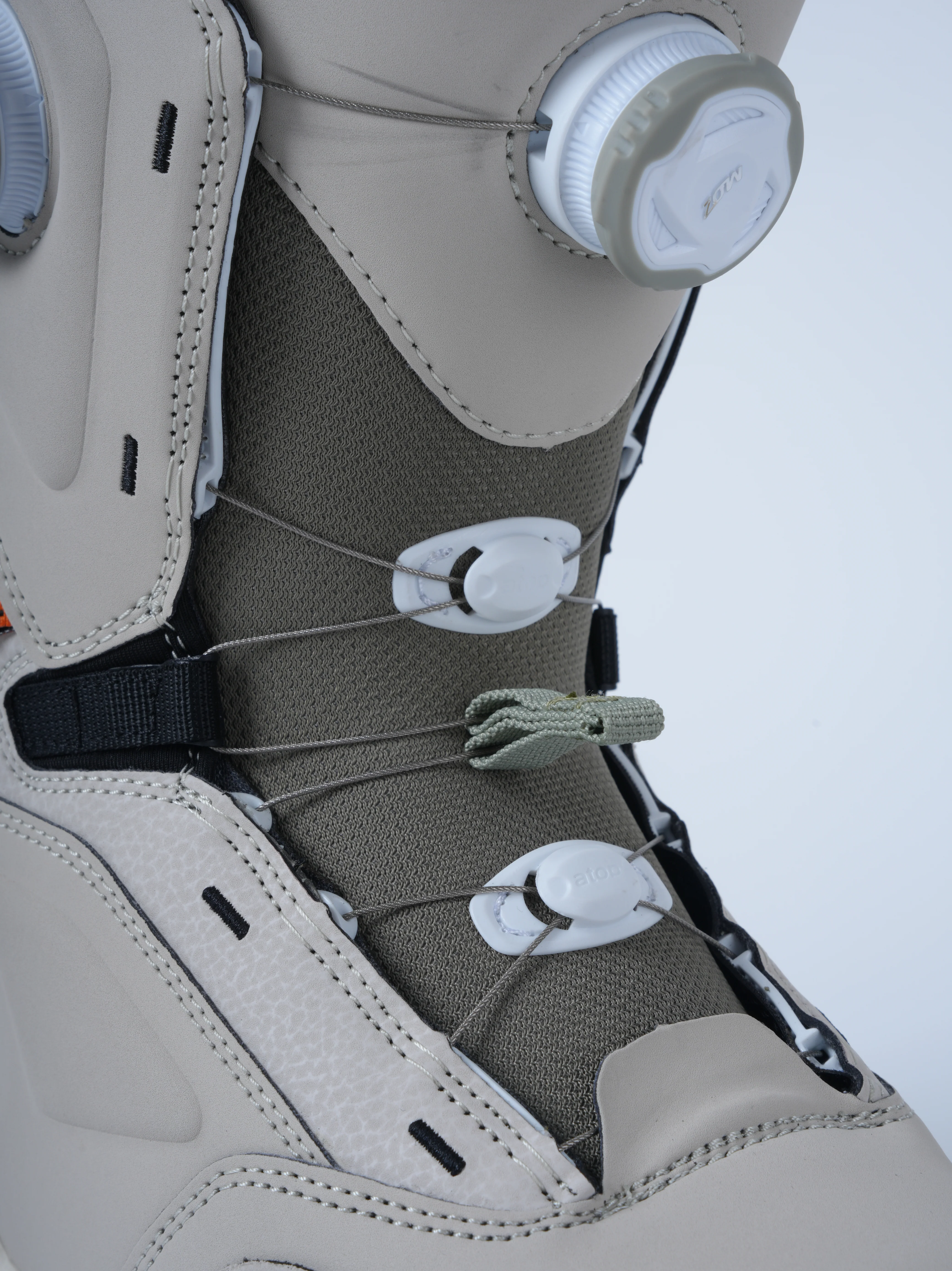 VAMEI Slate Spruce Dual Knob Snowboard Boots - Unisex - Image 4